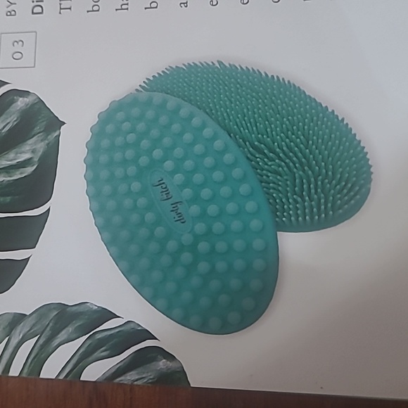 Shampoo bar and loofah - Picture 2 of 3